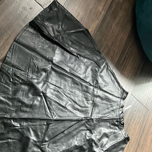 ASOS skater skirt in BLACK leather look - Picture 12 of 16